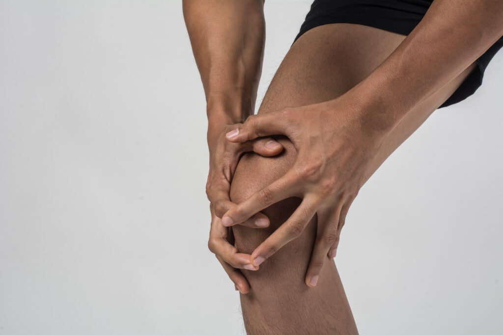 Which knee pain is serious?
